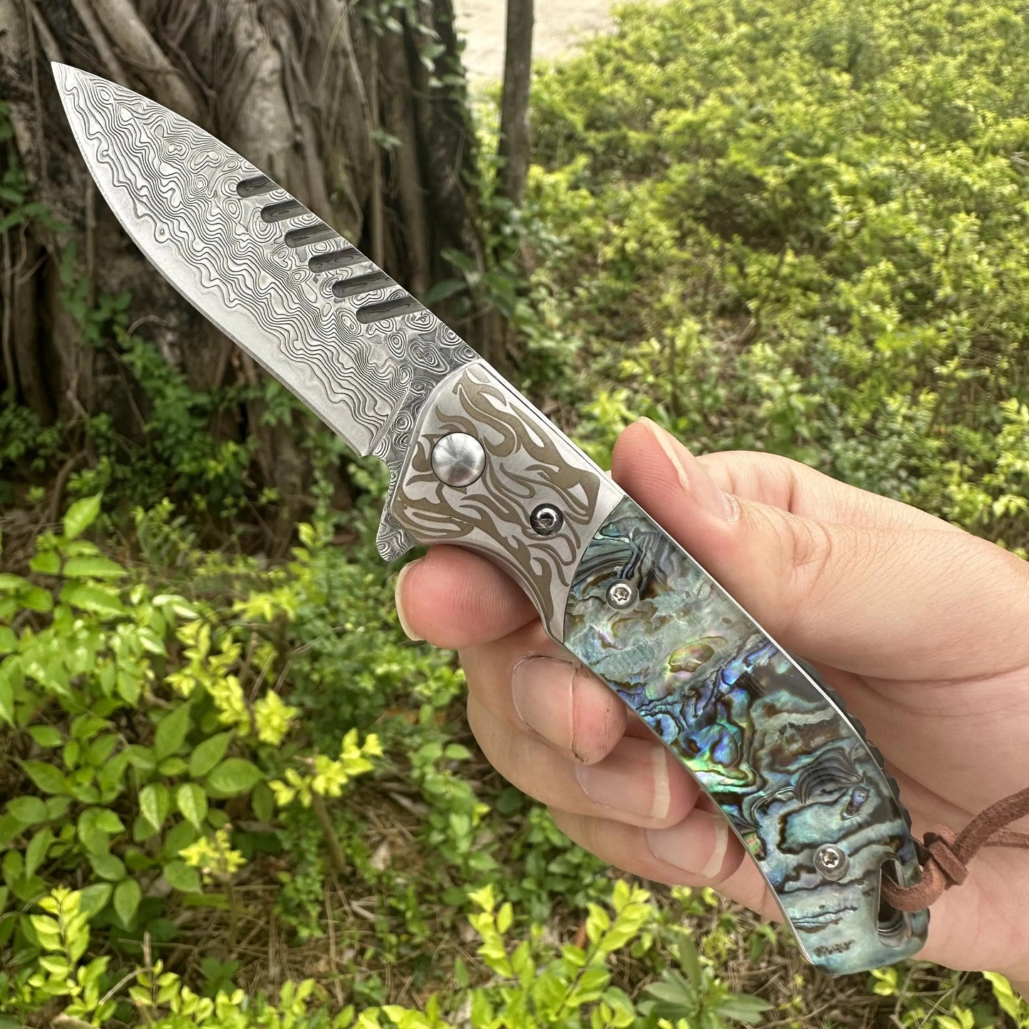 Couteau Pliant Survie Damas | France Survivalisme